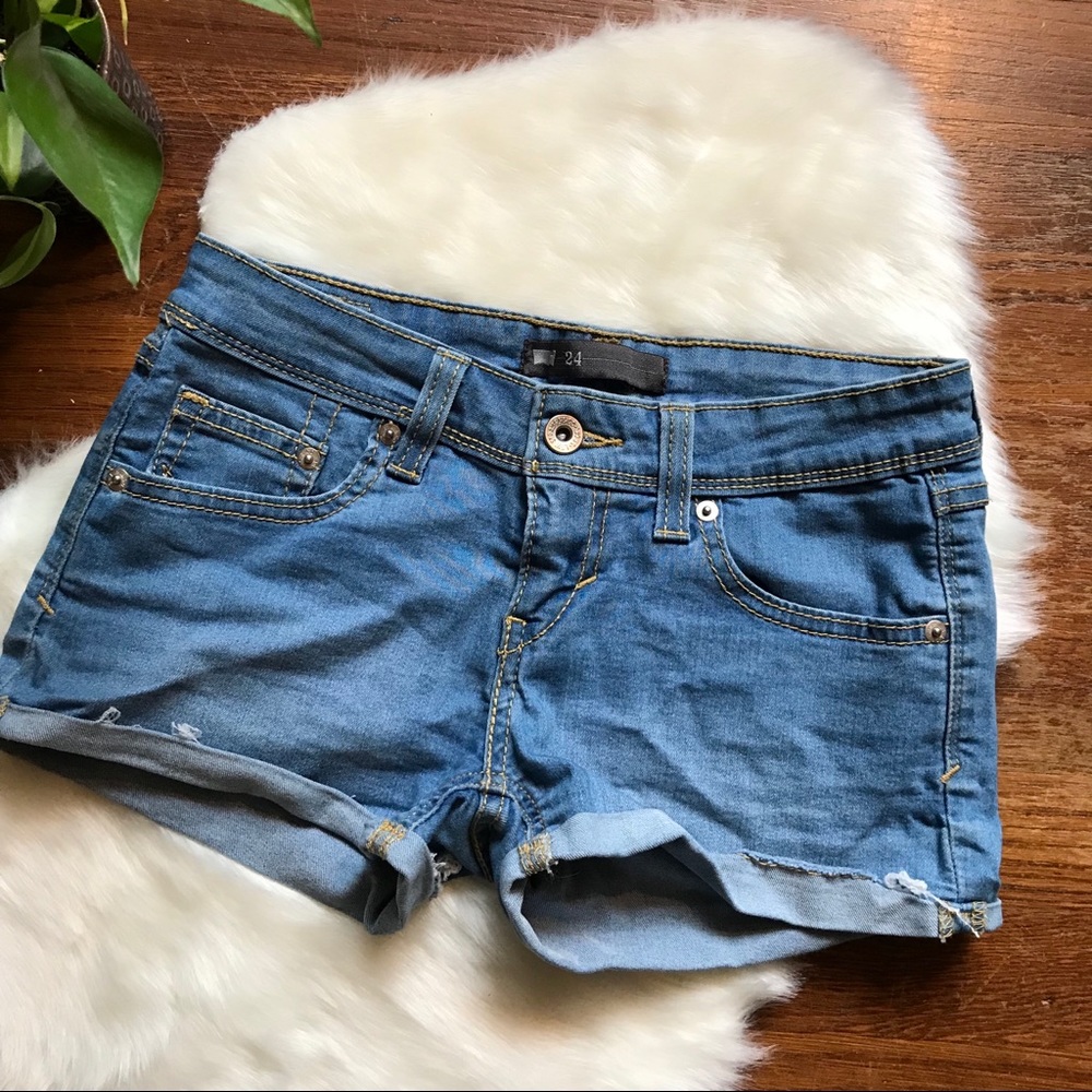 [Levi’s] Shortie Shorts size 24